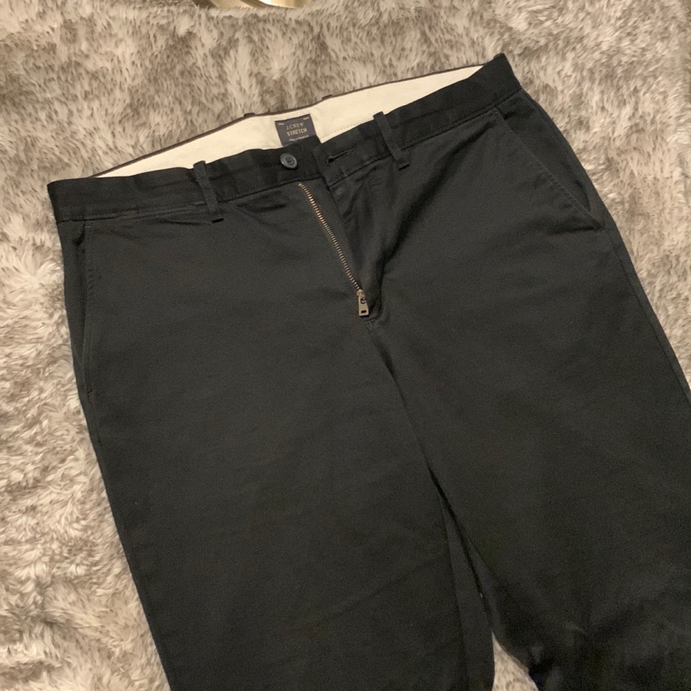Mens JCrew stretch black chino pant. Size 33 x 30.